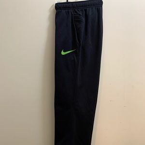 Nike therma training pants